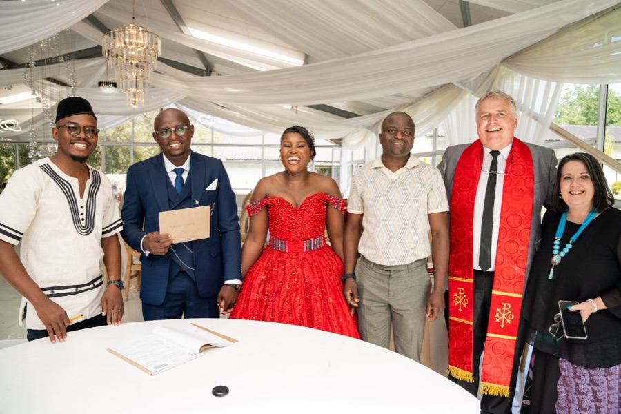 Wedding ceremony by Dr. Gerrit Rademeyer in Vrede